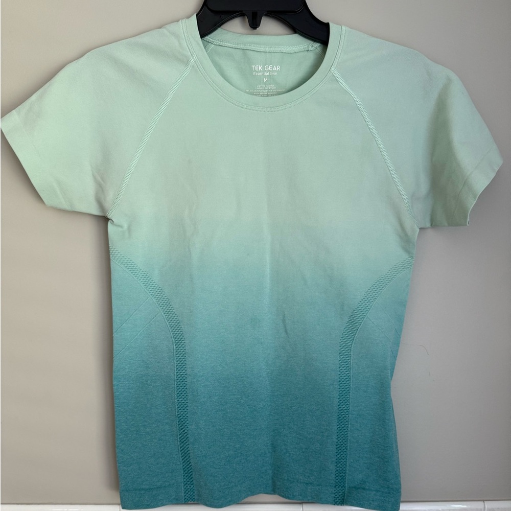 Tek Gear Essential Gear Blue Ombre Seamless Workout Tee Size M